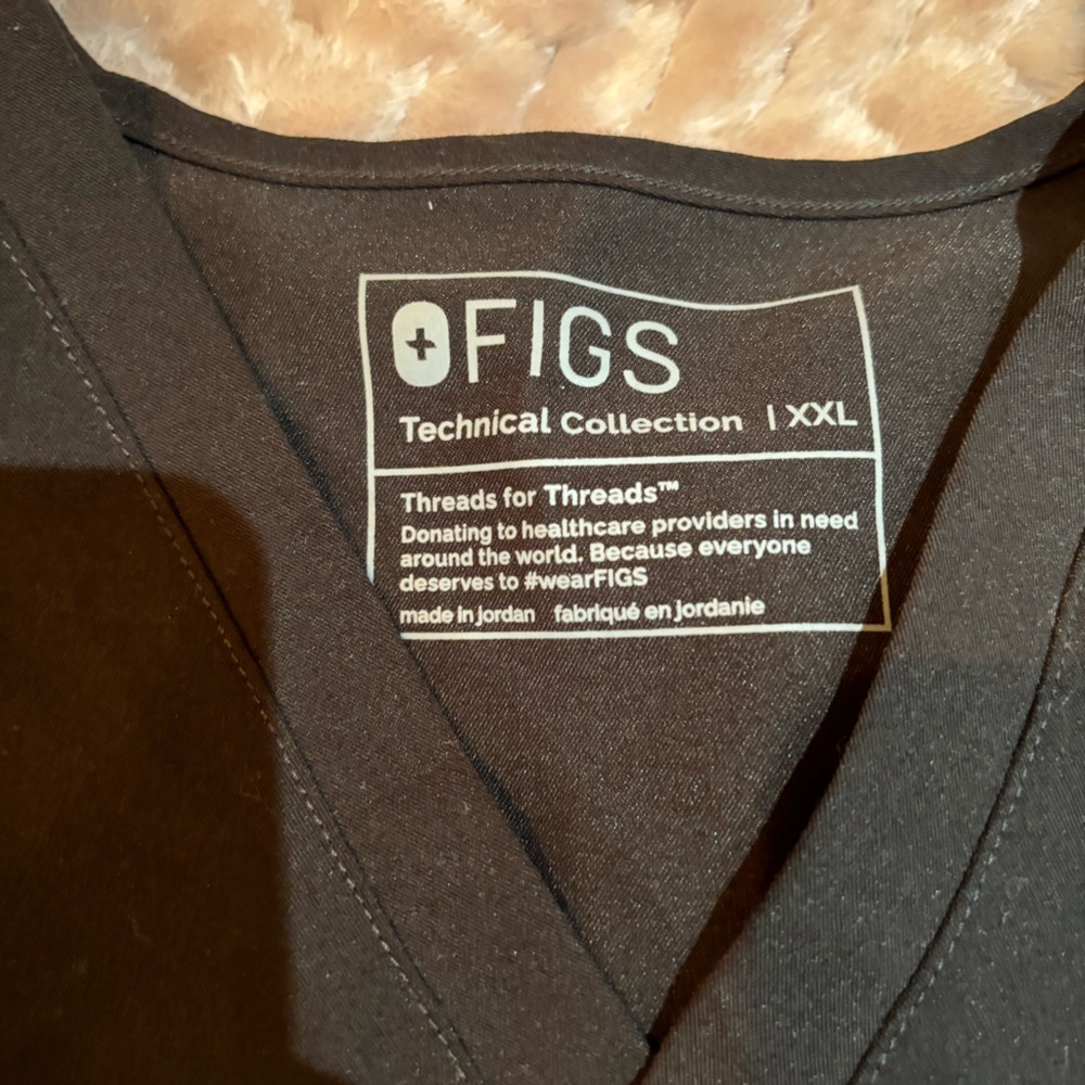 4 sets of Figs Scrubs 2XL